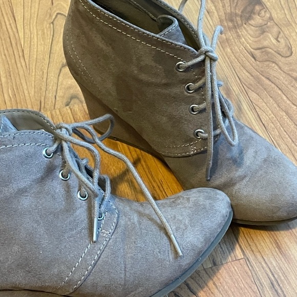 Arizona Lexie Booties Size 6 - Picture 5 of 6